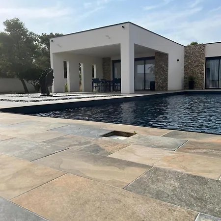 Lumiere Villa Nimes